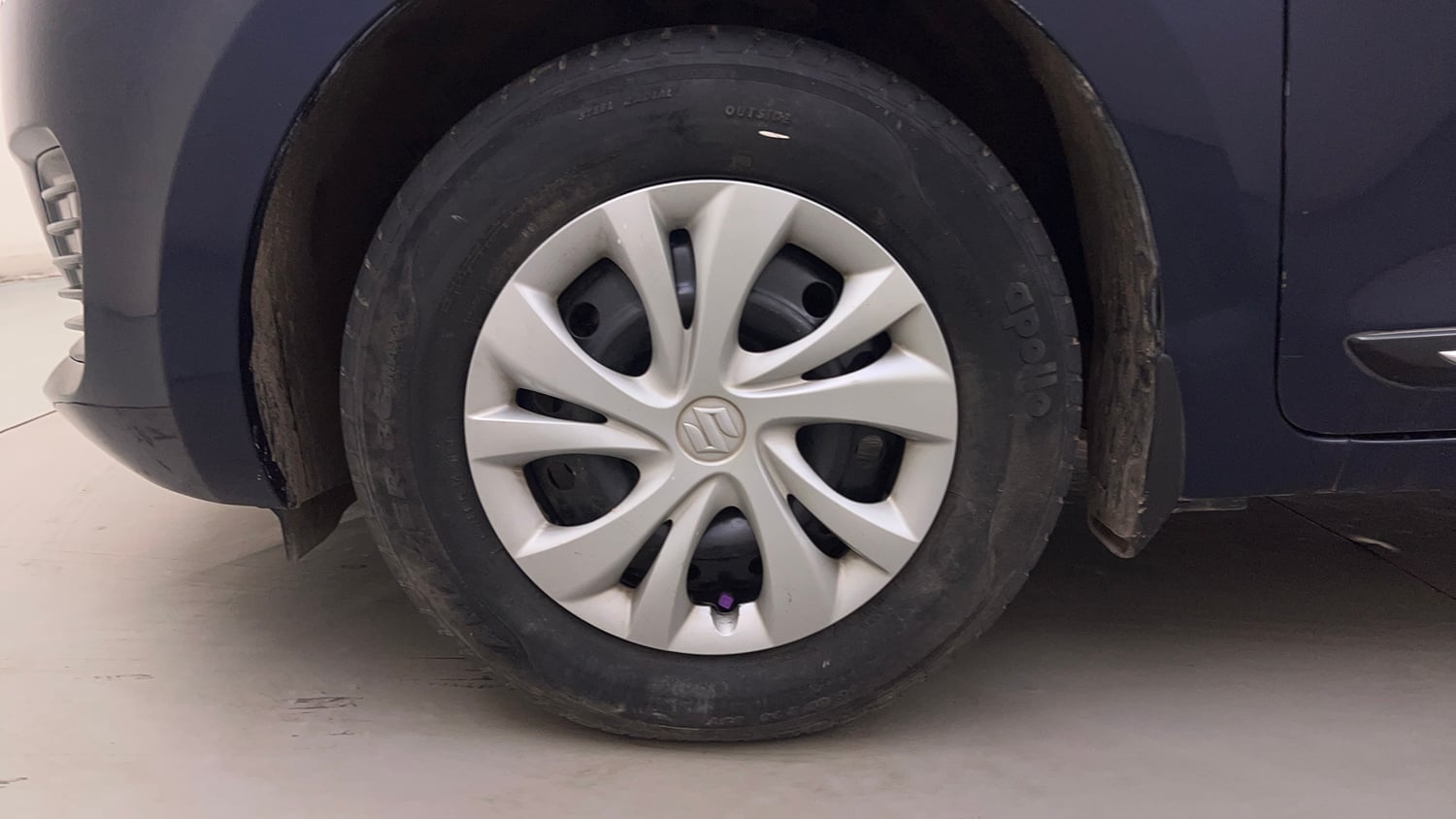Used 2019 Maruti Suzuki Swift VXi AMT Petrol Automatic tyres LEFT FRONT TYRE RIM VIEW