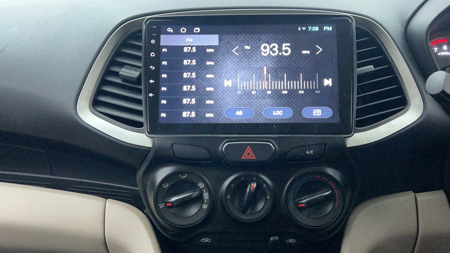 Used 2022 Hyundai Santro Era Executive Petrol Manual interior MUSIC SYSTEM & AC CONTROL VIEW
