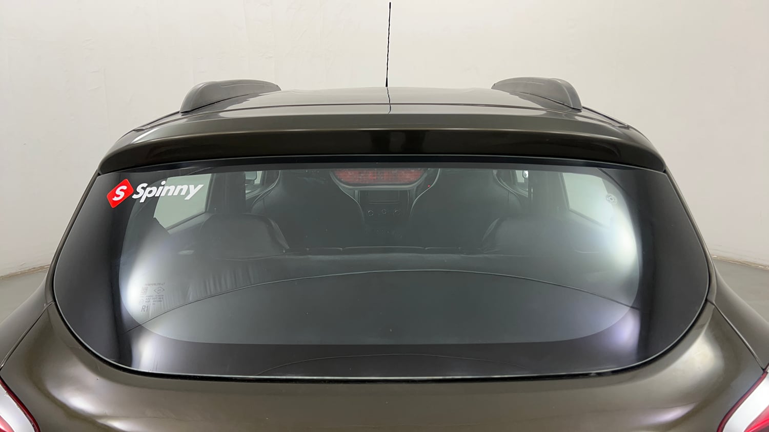 Used 2016 Renault Kwid RXT Petrol Manual exterior BACK WINDSHIELD VIEW