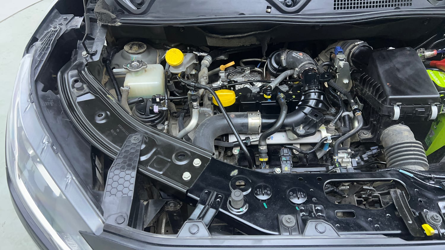 Used 2021 Nissan Magnite XV Turbo CVT Petrol Automatic engine ENGINE RIGHT SIDE VIEW