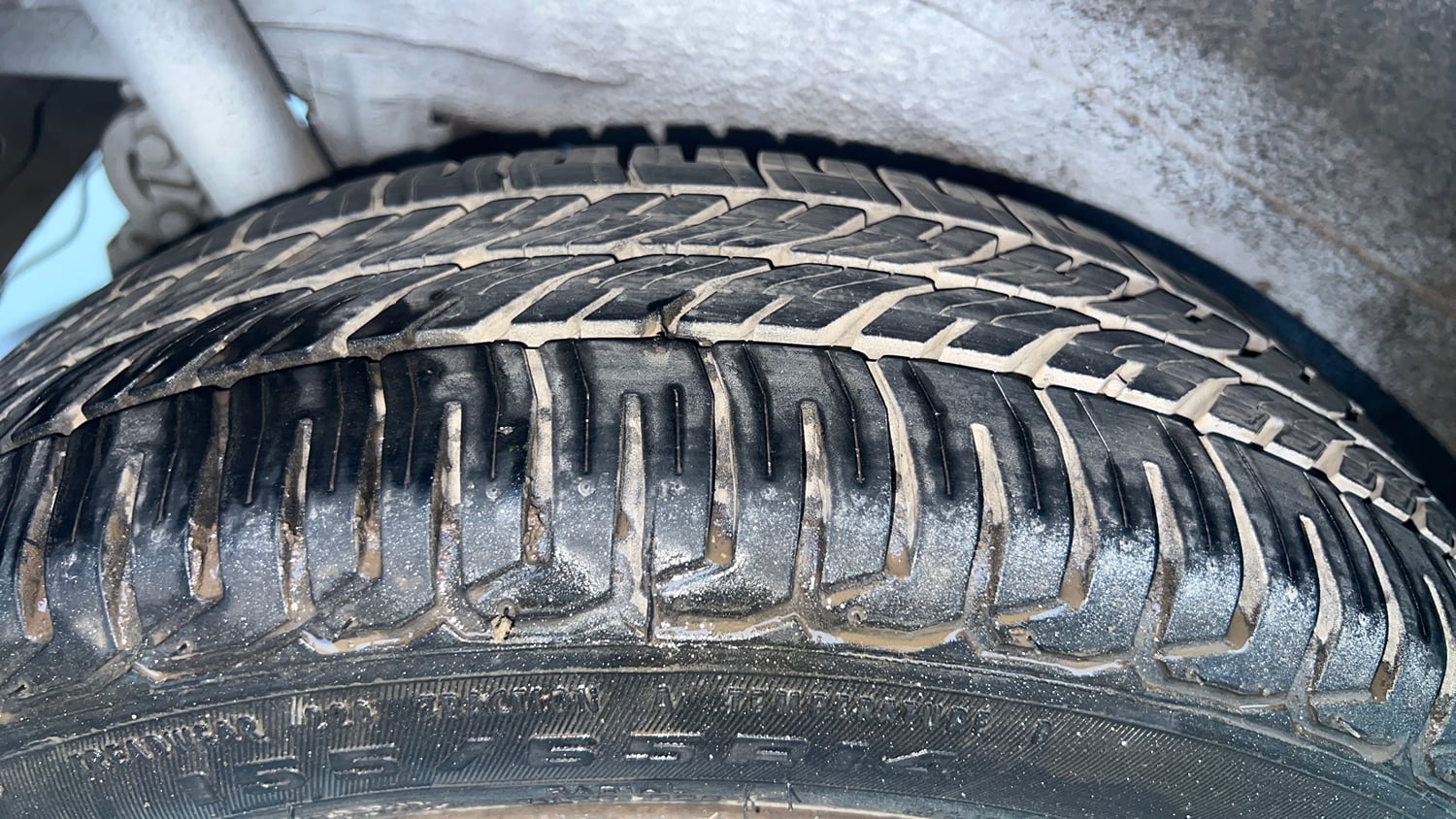 Used 2014 Maruti Suzuki Wagon R VXI Petrol Manual tyres RIGHT REAR TYRE TREAD VIEW