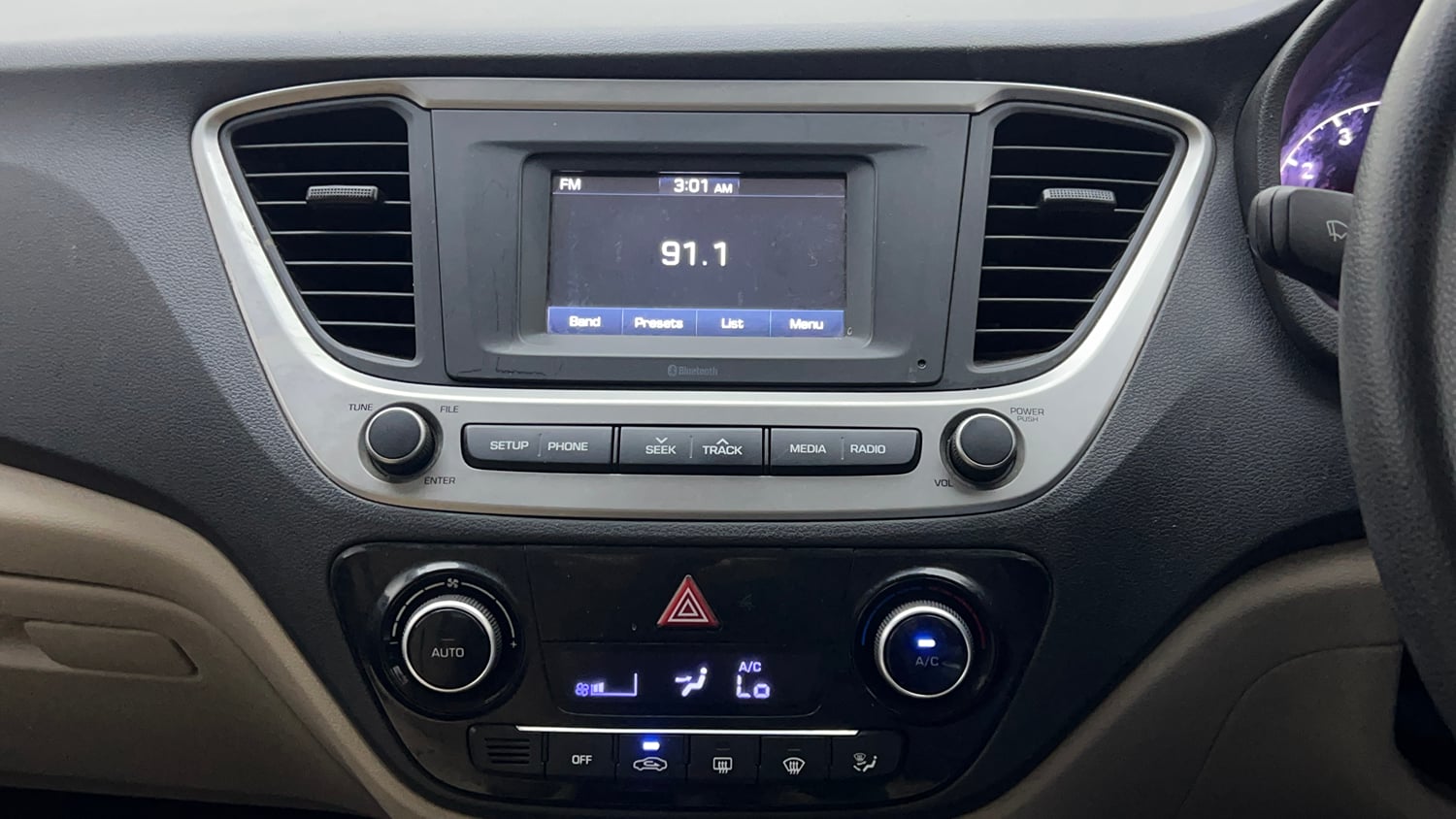 Used 2019 Hyundai Verna EX 1.4 VTVT Petrol Manual top_features Integrated (in-dash) music system
