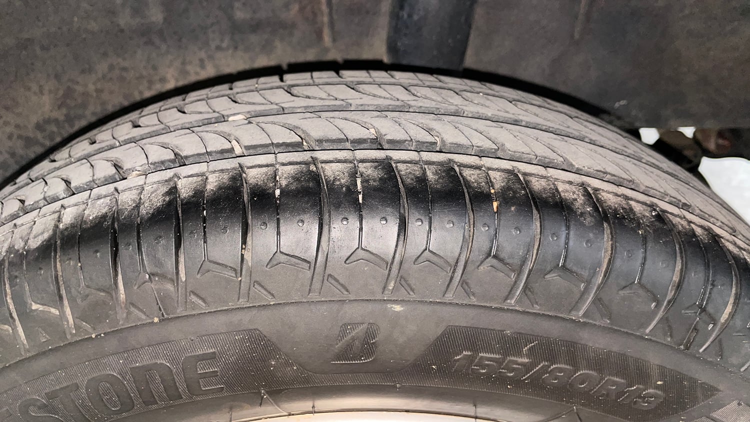 Used 2016 Renault Kwid 1.0 RXT Petrol Manual tyres LEFT REAR TYRE TREAD VIEW