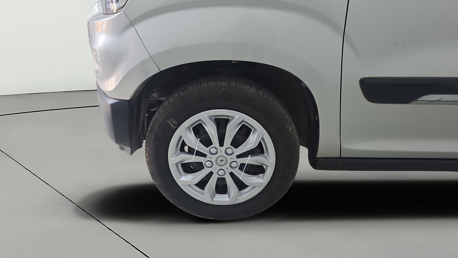 Used 2023 Maruti Suzuki S-Presso VXi Plus (O) AMT Petrol Automatic tyres LEFT FRONT TYRE RIM VIEW