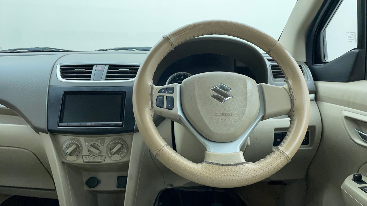 Used 2014 Maruti Suzuki Ertiga ZXi Petrol Manual interior STEERING VIEW