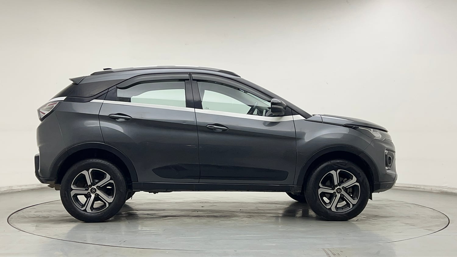 Used 2022 Tata Nexon XZA Plus (S) Petrol Automatic exterior RIGHT SIDE VIEW
