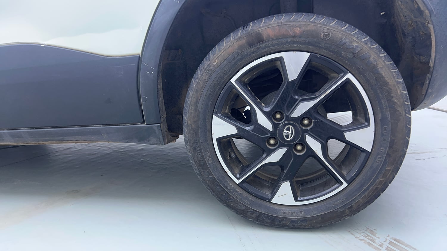 Used 2021 Tata Punch Accomplished Dazzle Pack MT Petrol Manual tyres LEFT REAR TYRE RIM VIEW