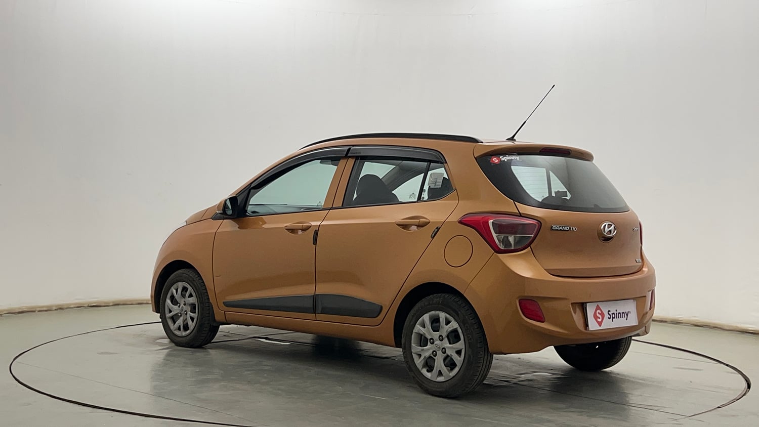 Used 2015 Hyundai Grand i10 Sportz 1.2 Kappa VTVT Petrol Manual exterior LEFT REAR CORNER VIEW