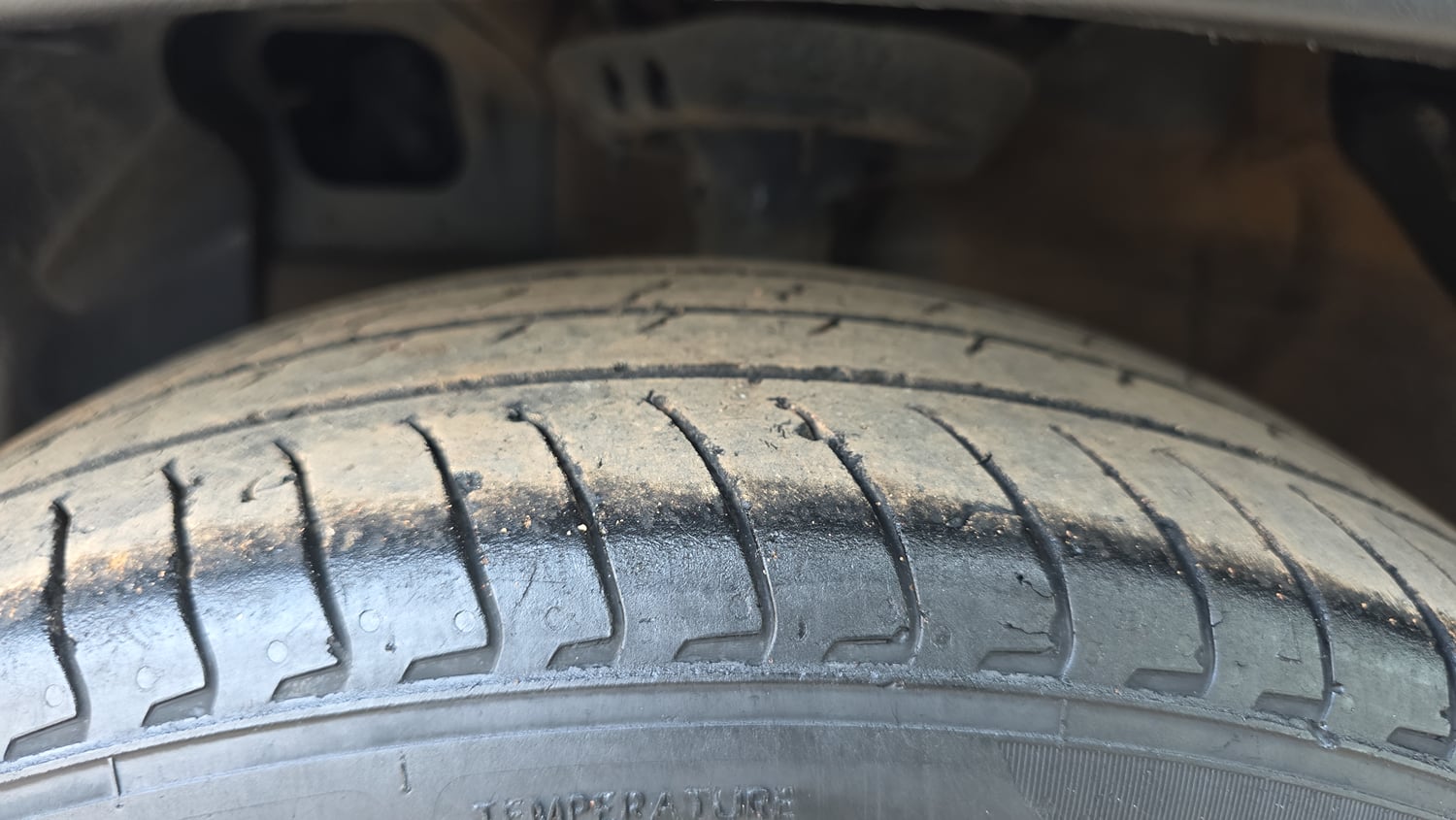 Used 2023 Hyundai Exter SX (O) Connect 1.2 AMT Petrol Automatic tyres LEFT FRONT TYRE TREAD VIEW