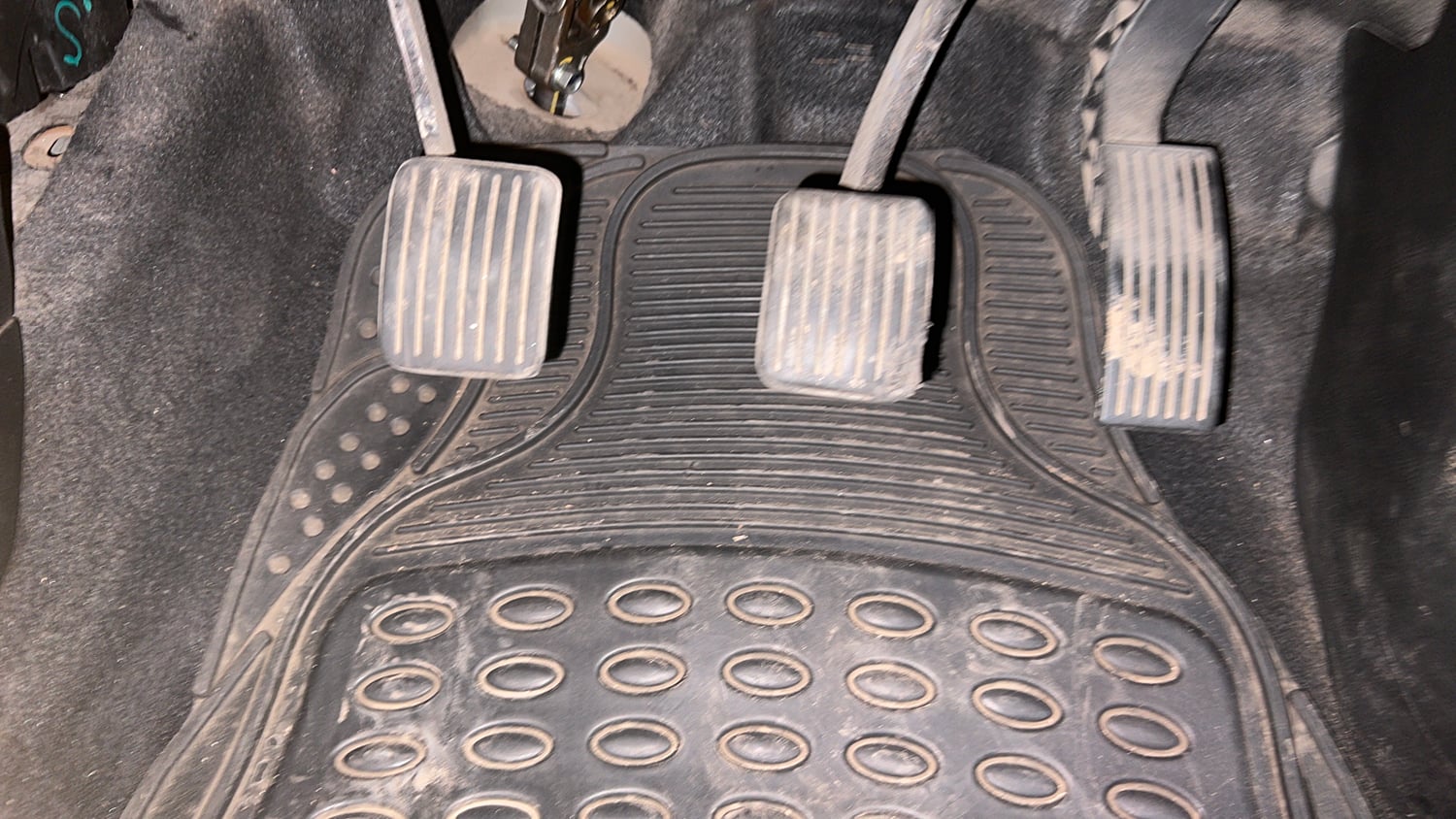 Used 2015 Hyundai Grand i10 Sportz 1.2 Kappa VTVT Petrol Manual interior PEDALS VIEW