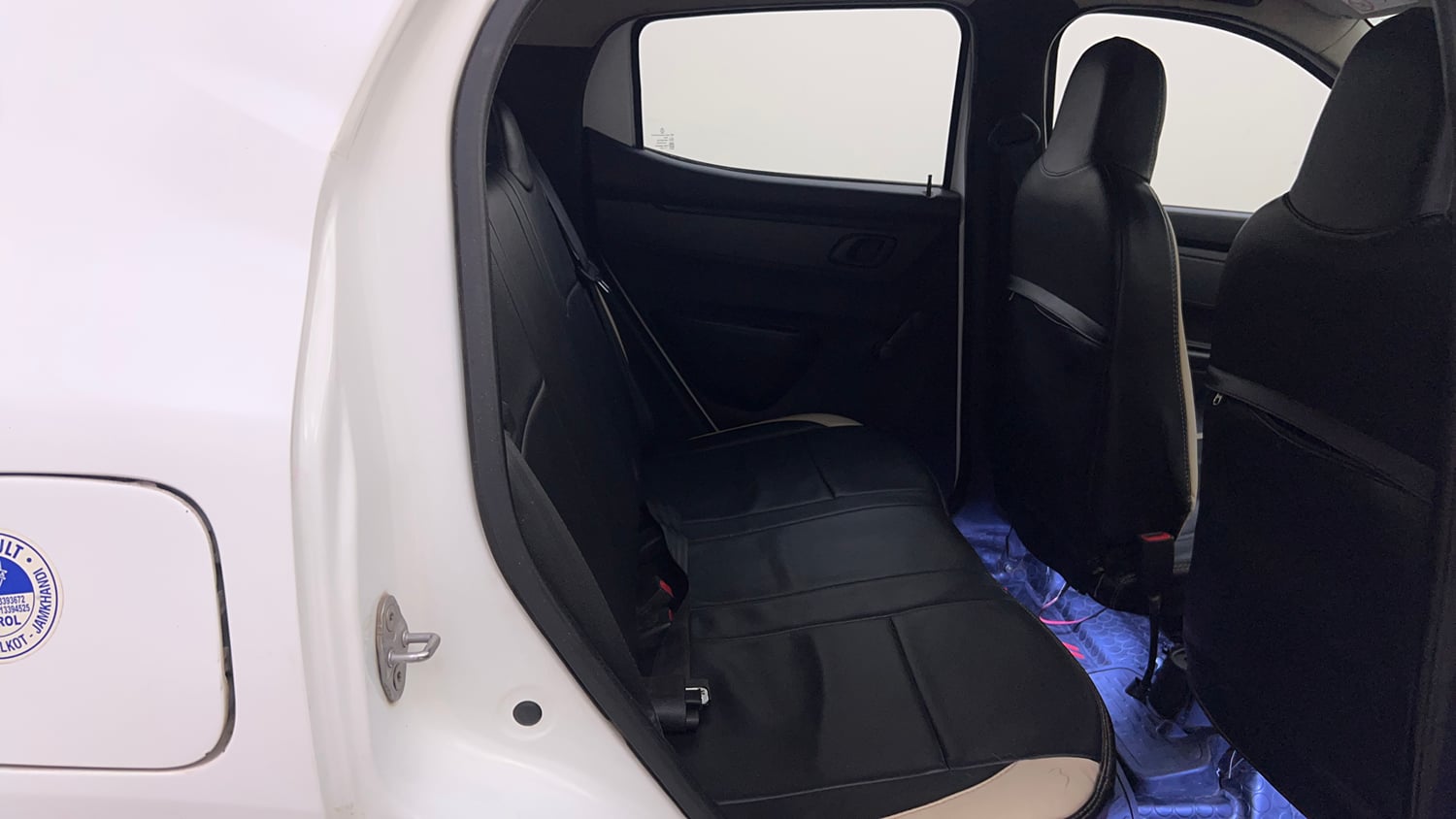 Used 2022 Renault Kwid RXL (O) 0.8 Petrol Manual interior RIGHT SIDE REAR DOOR CABIN VIEW