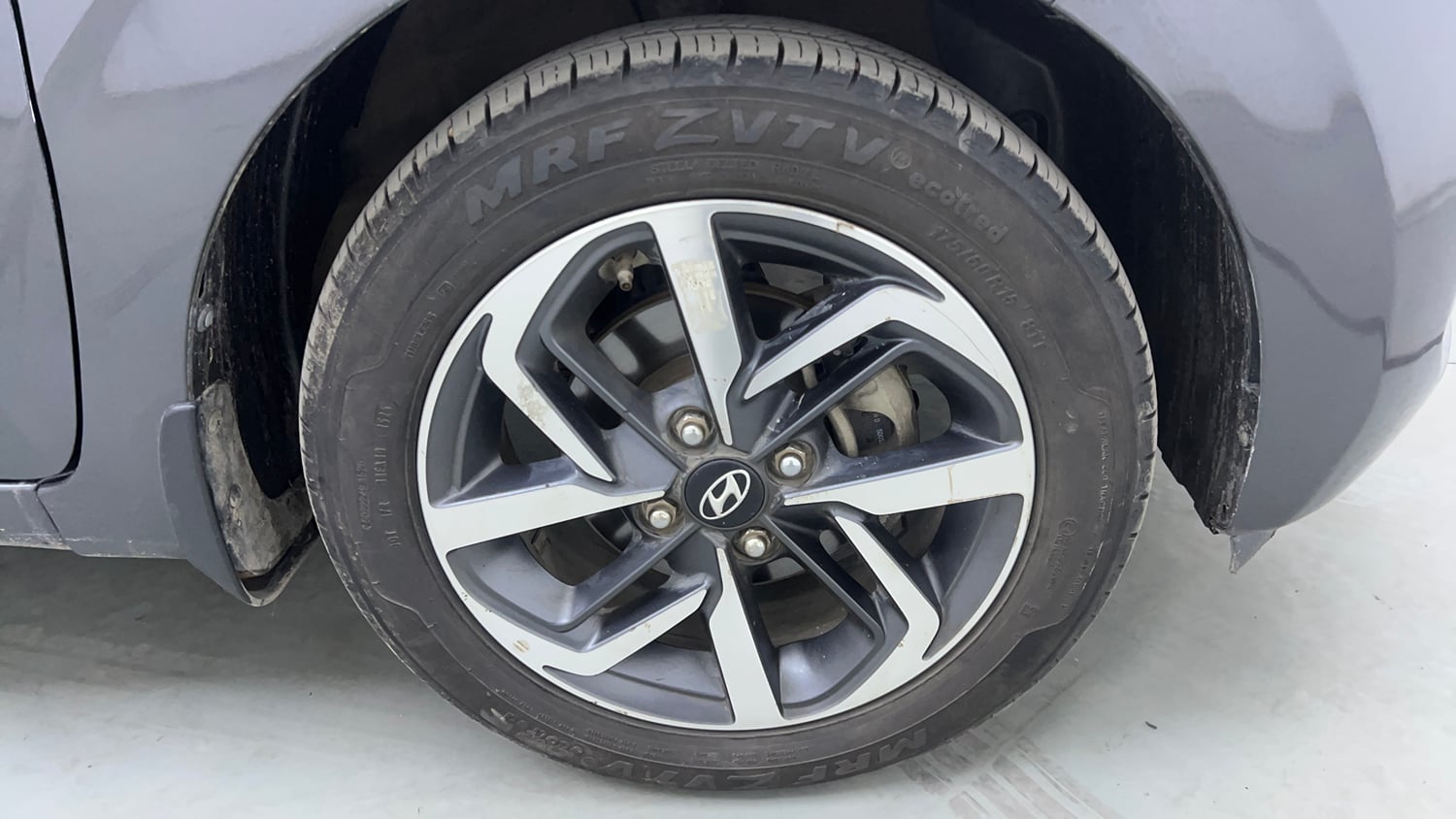 Used 2022 Hyundai Grand i10 Nios Asta 1.2 Kappa VTVT Petrol Manual tyres RIGHT FRONT TYRE RIM VIEW