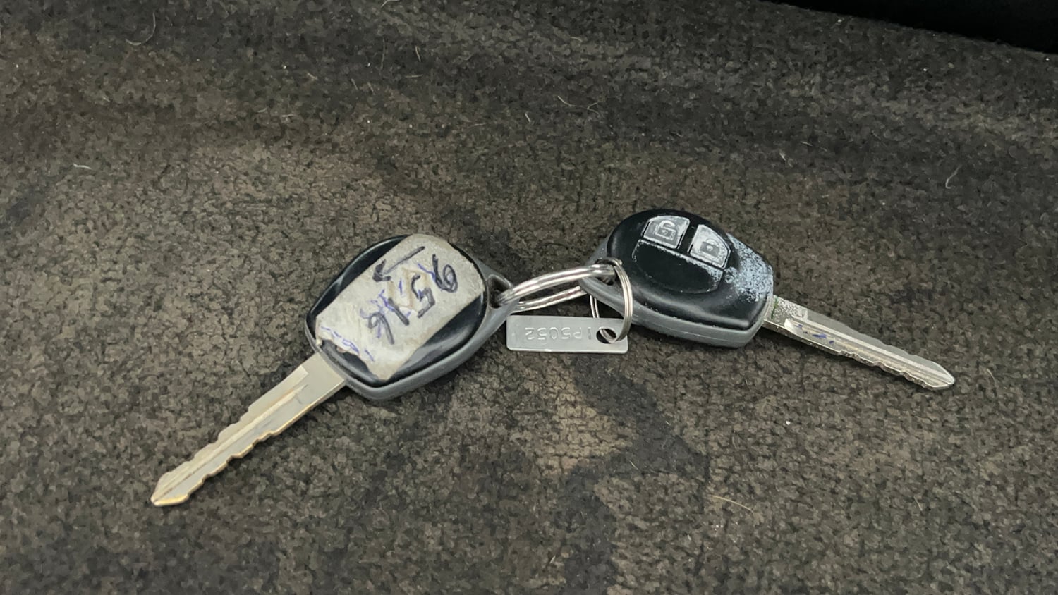 Used 2013 Maruti Suzuki Wagon R Stingray VXi Petrol Manual extra CAR KEY VIEW