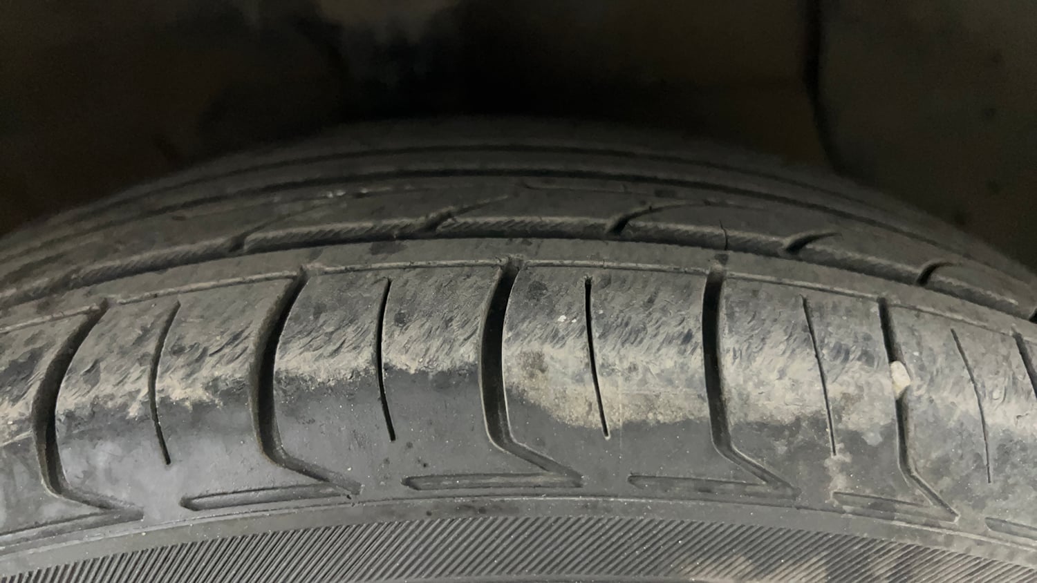 Used 2020 Hyundai Grand i10 Nios Sportz AMT 1.2 Kappa VTVT Petrol Automatic tyres RIGHT FRONT TYRE TREAD VIEW