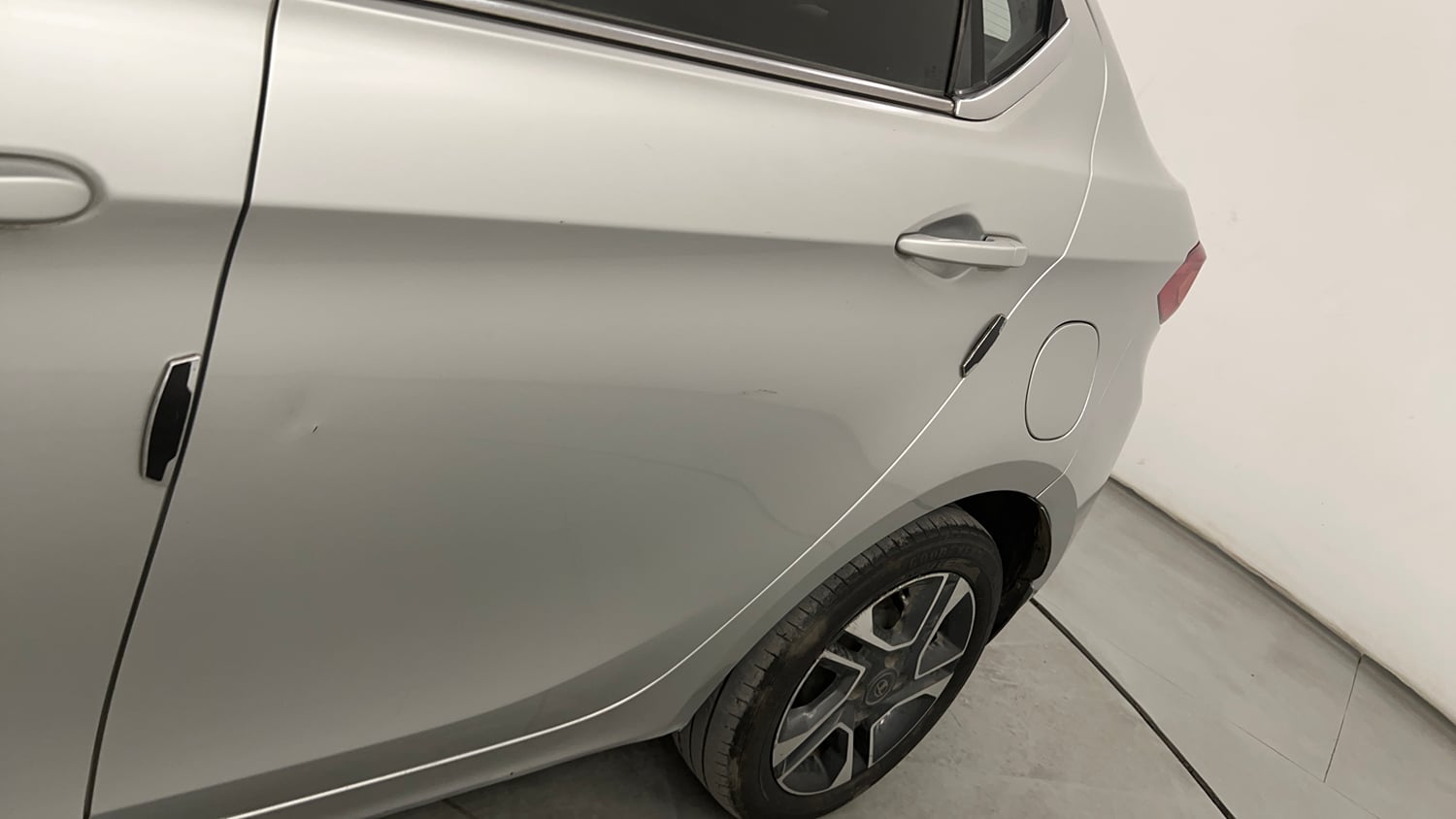 Used 2018 Tata Tigor Revotron XZ (O) Petrol Manual dents MINOR SCRATCH