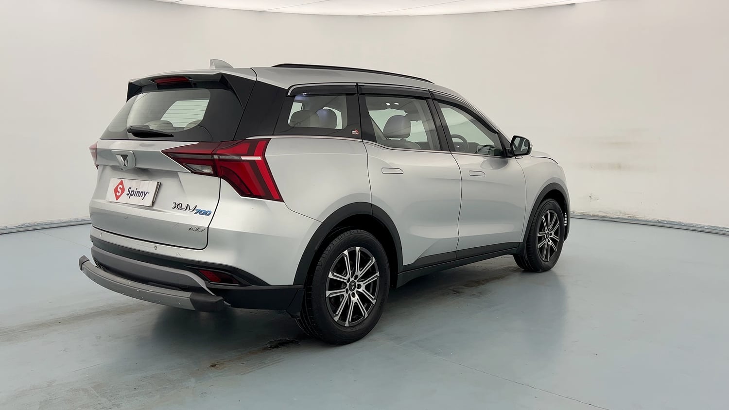 Used 2022 Mahindra XUV700 AX 7 Petrol MT 7 STR Petrol Manual exterior RIGHT REAR CORNER VIEW