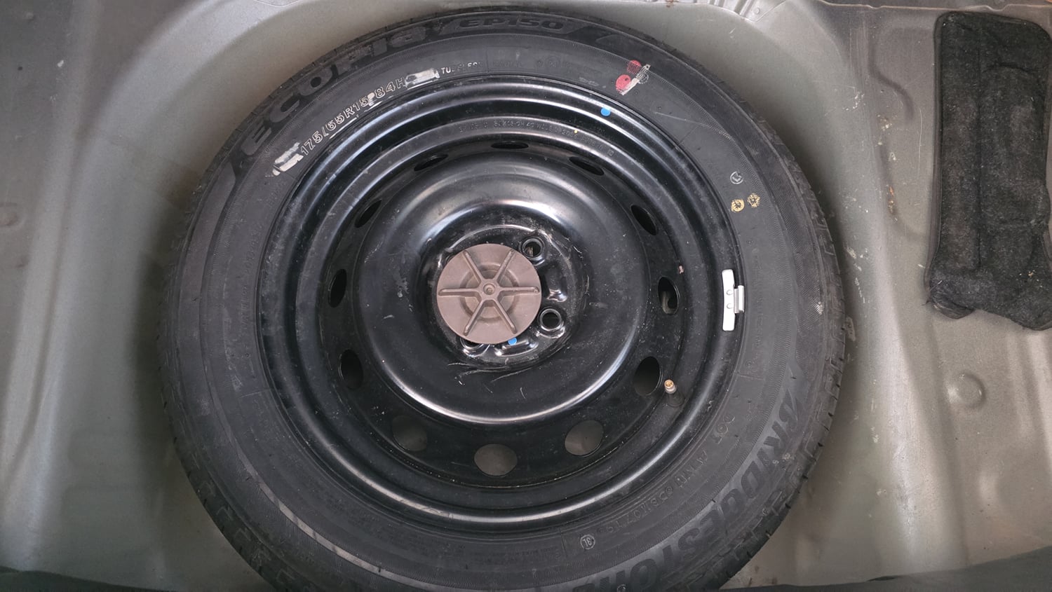 Used 2019 Maruti Suzuki Ignis Alpha 1.2 AMT Petrol Automatic tyres SPARE TYRE VIEW