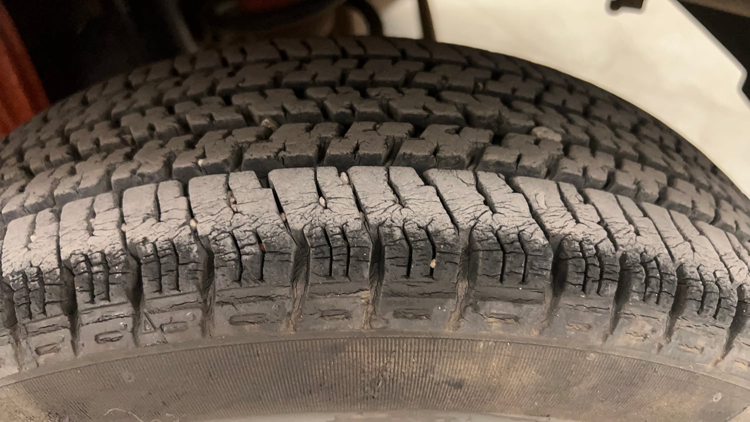Used 2019 maruti-suzuki Alto K10 VXi (O) AMT Petrol Automatic tyres LEFT REAR TYRE TREAD VIEW