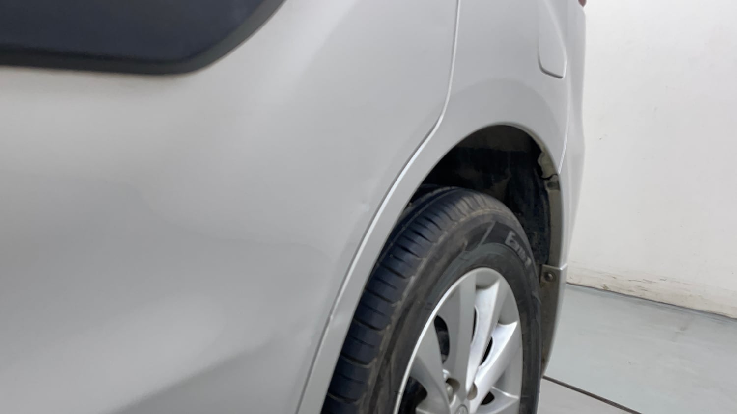 Used 2014 Maruti Suzuki Ertiga ZXi Petrol Manual dents MINOR DENT