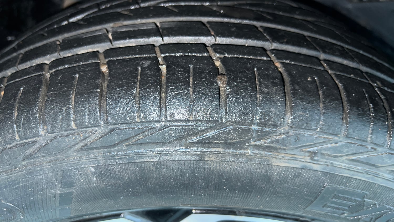 Used 2022 Tata Nexon XZA Plus (S) Petrol Automatic tyres RIGHT REAR TYRE TREAD VIEW