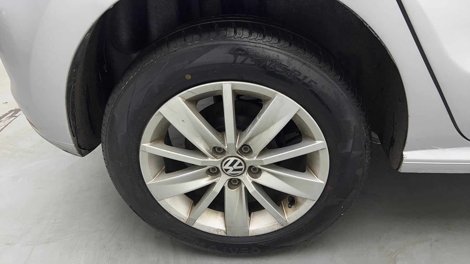 Used 2014 Volkswagen Polo Highline1.2L (P) Petrol Manual tyres RIGHT REAR TYRE RIM VIEW