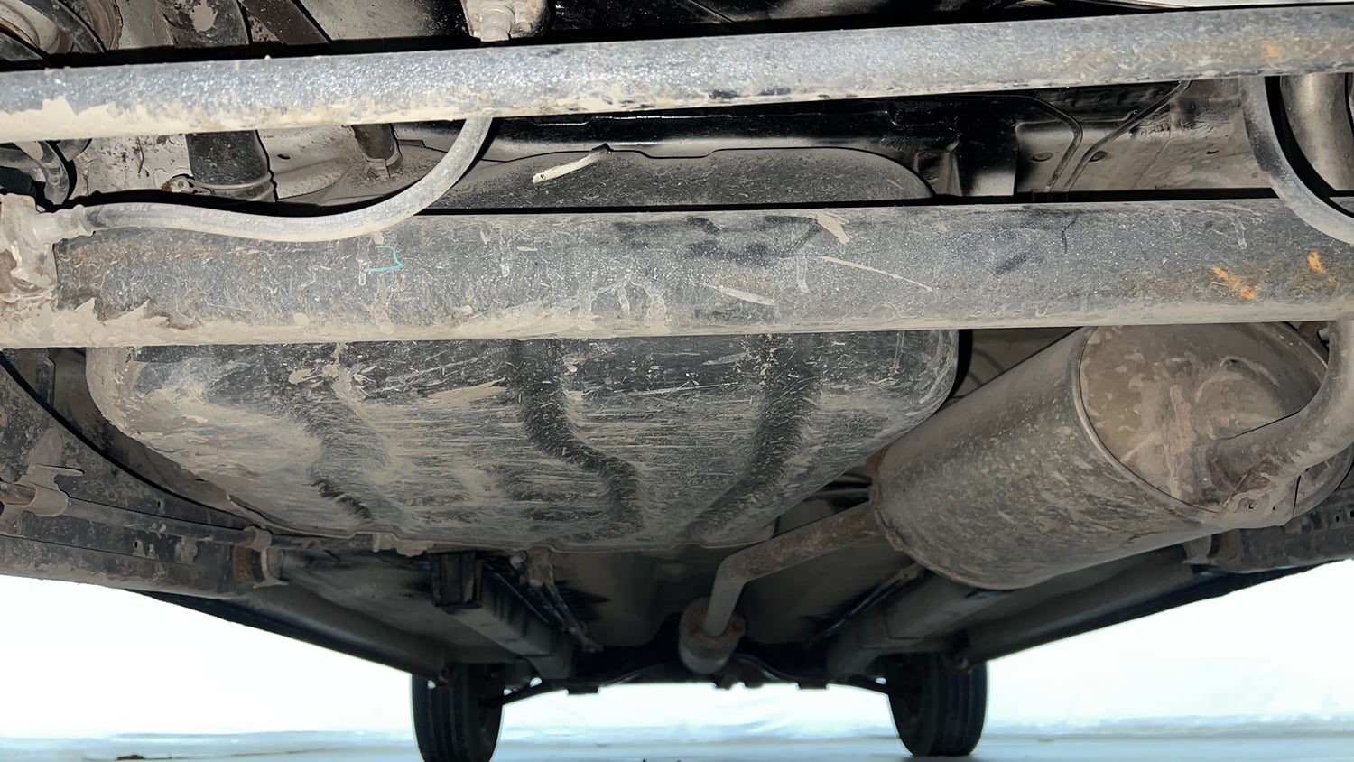 Used 2016 Maruti Suzuki Wagon R 1.0 VXI AMT Petrol Automatic extra REAR UNDERBODY VIEW (TAKEN FROM REAR)