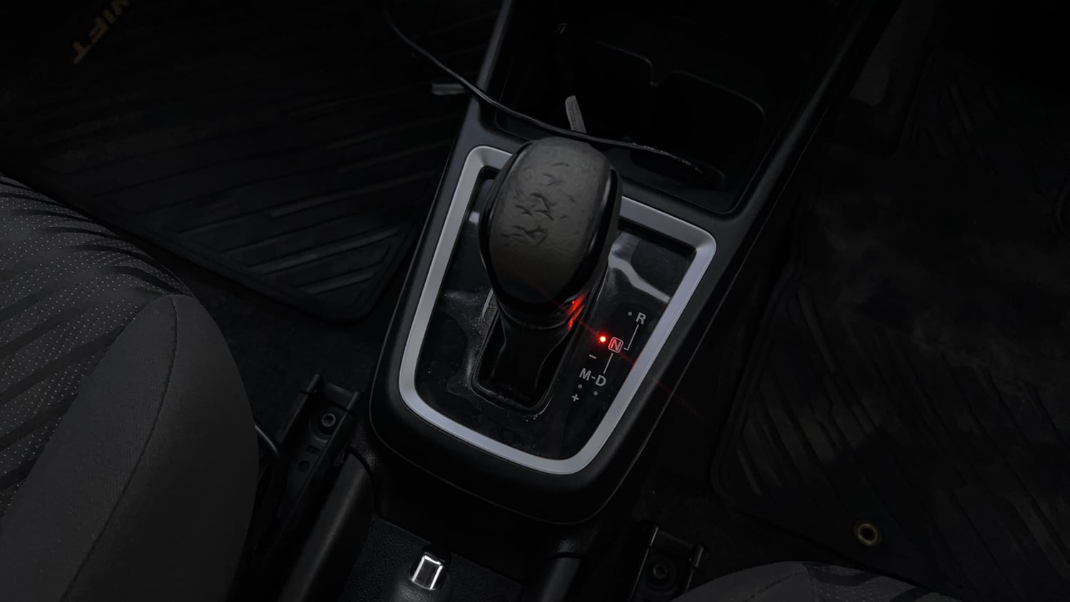Used 2019 Maruti Suzuki Swift VXi AMT Petrol Automatic interior GEAR  KNOB VIEW