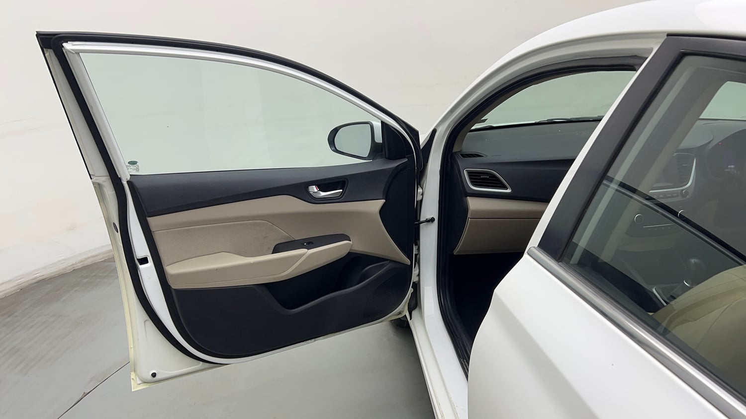 Used 2019 Hyundai Verna EX 1.4 VTVT Petrol Manual interior LEFT FRONT DOOR OPEN VIEW