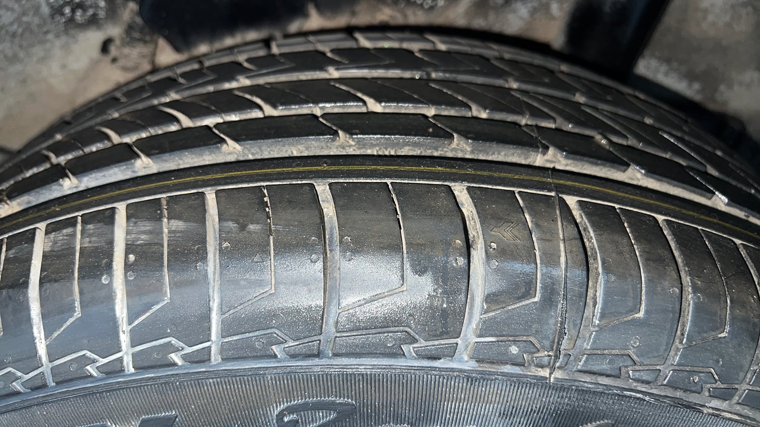 Used 2021 Hyundai Venue SX (O) 1.0 Turbo Petrol Manual tyres LEFT REAR TYRE TREAD VIEW