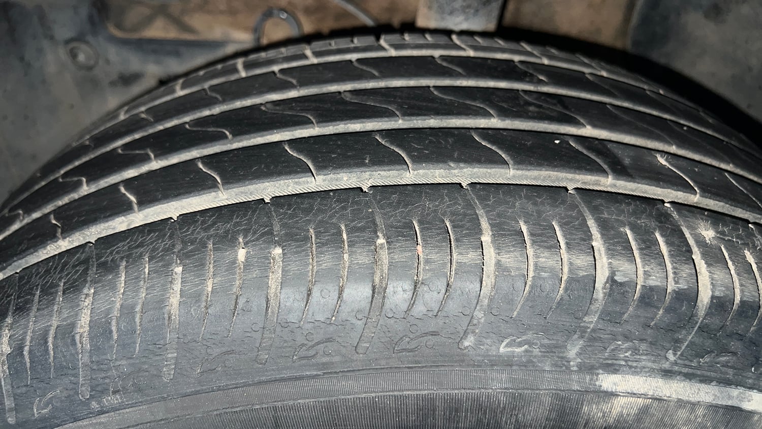 Used 2022 Maruti Suzuki Brezza ZXi Petrol Manual tyres LEFT FRONT TYRE TREAD VIEW