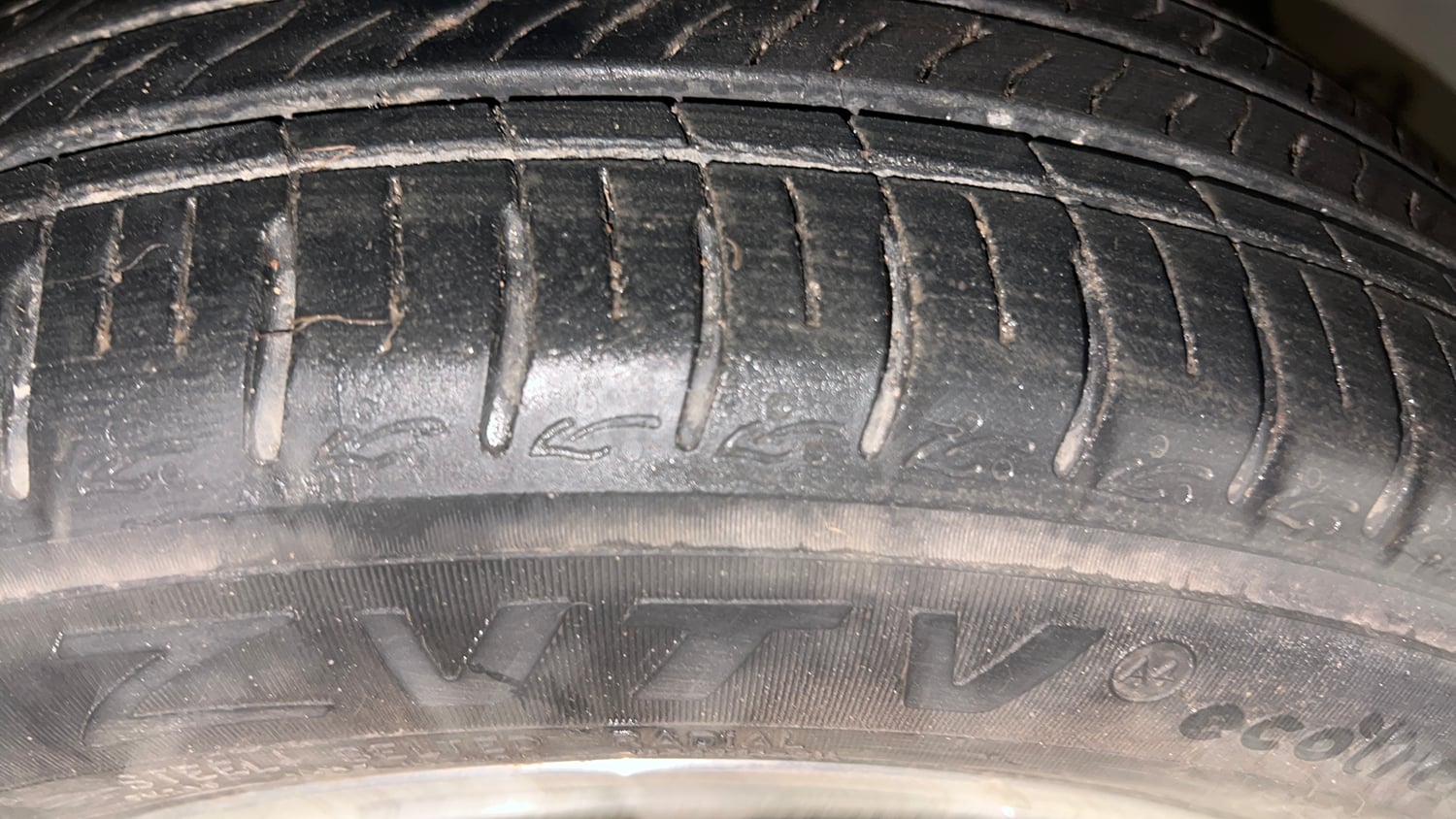 Used 2021 Hyundai Grand i10 Nios Asta AMT 1.2 Kappa VTVT Petrol Automatic tyres RIGHT FRONT TYRE TREAD VIEW
