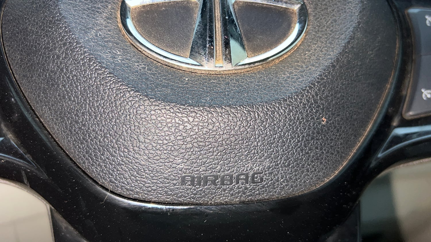 Used 2022 Tata Nexon XZA Plus (S) Petrol Automatic top_features Airbags
