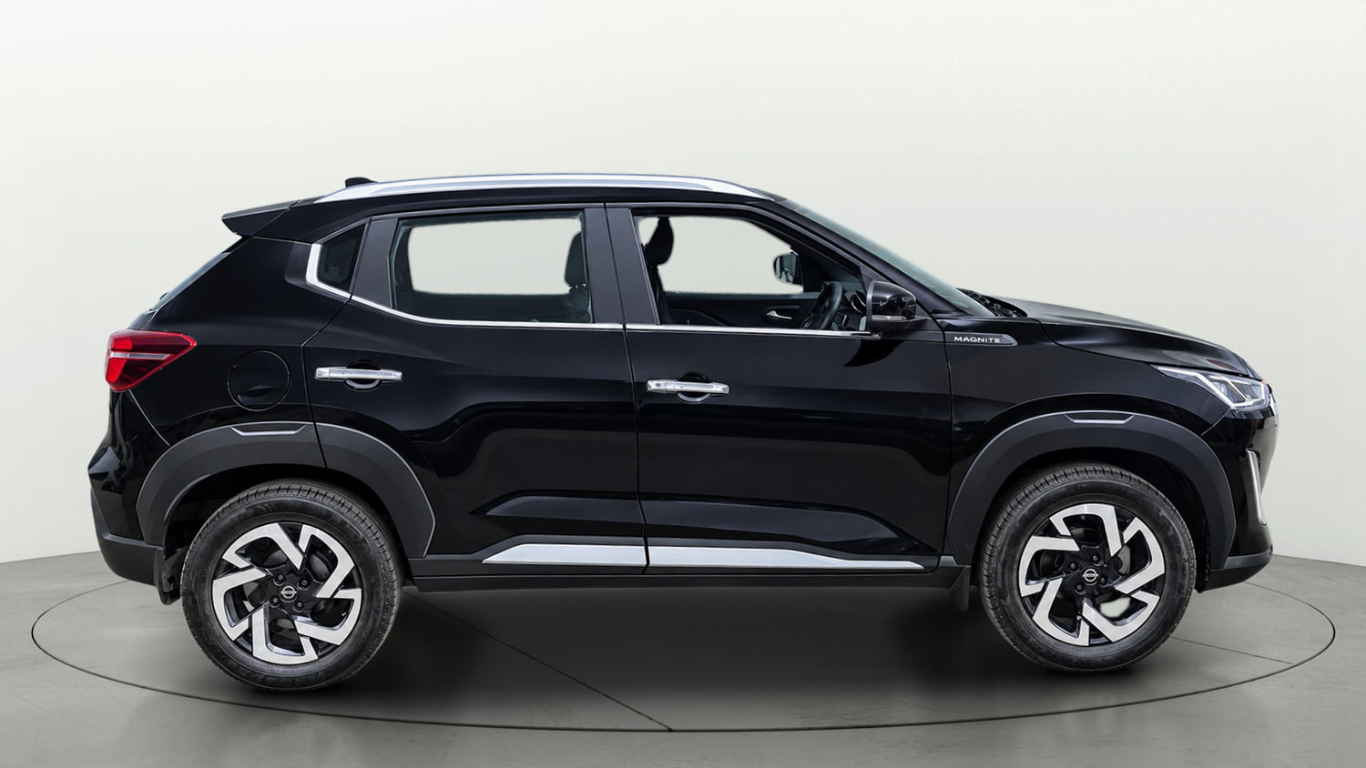 Used 2022 Nissan Magnite XV Premium Turbo CVT Petrol Automatic exterior RIGHT SIDE VIEW