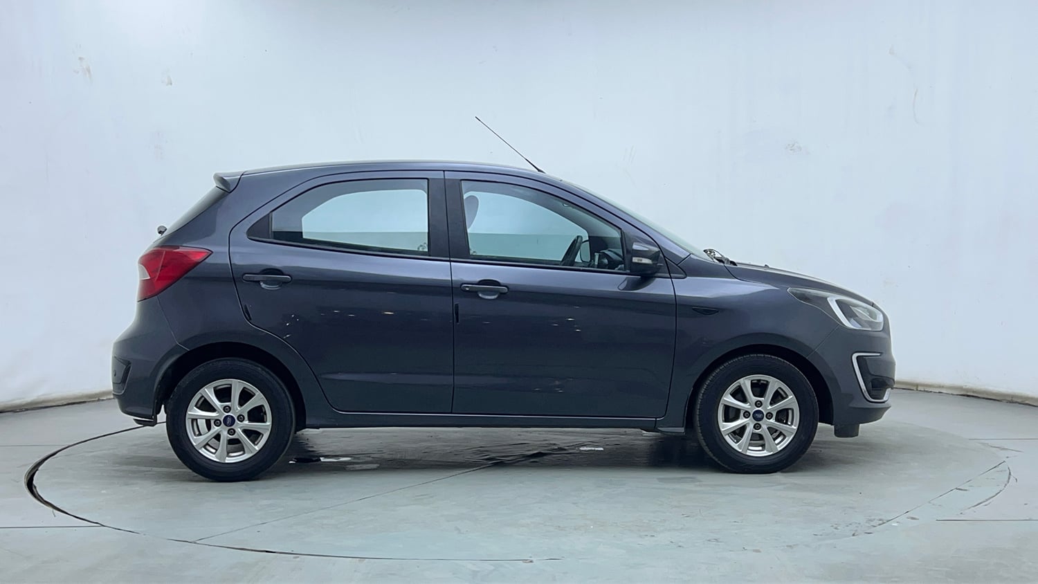 Used 2019 Ford Figo Titanium 1.2 Ti-VCT MT Petrol Manual exterior RIGHT SIDE VIEW