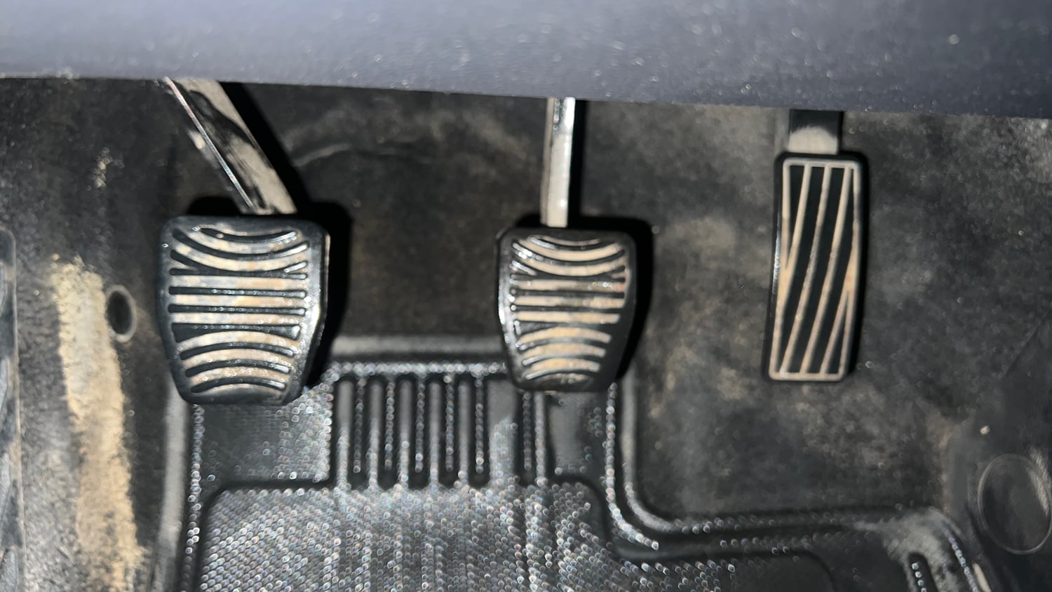 Used 2022 Mahindra XUV700 AX 7 Petrol MT 7 STR Petrol Manual interior PEDALS VIEW