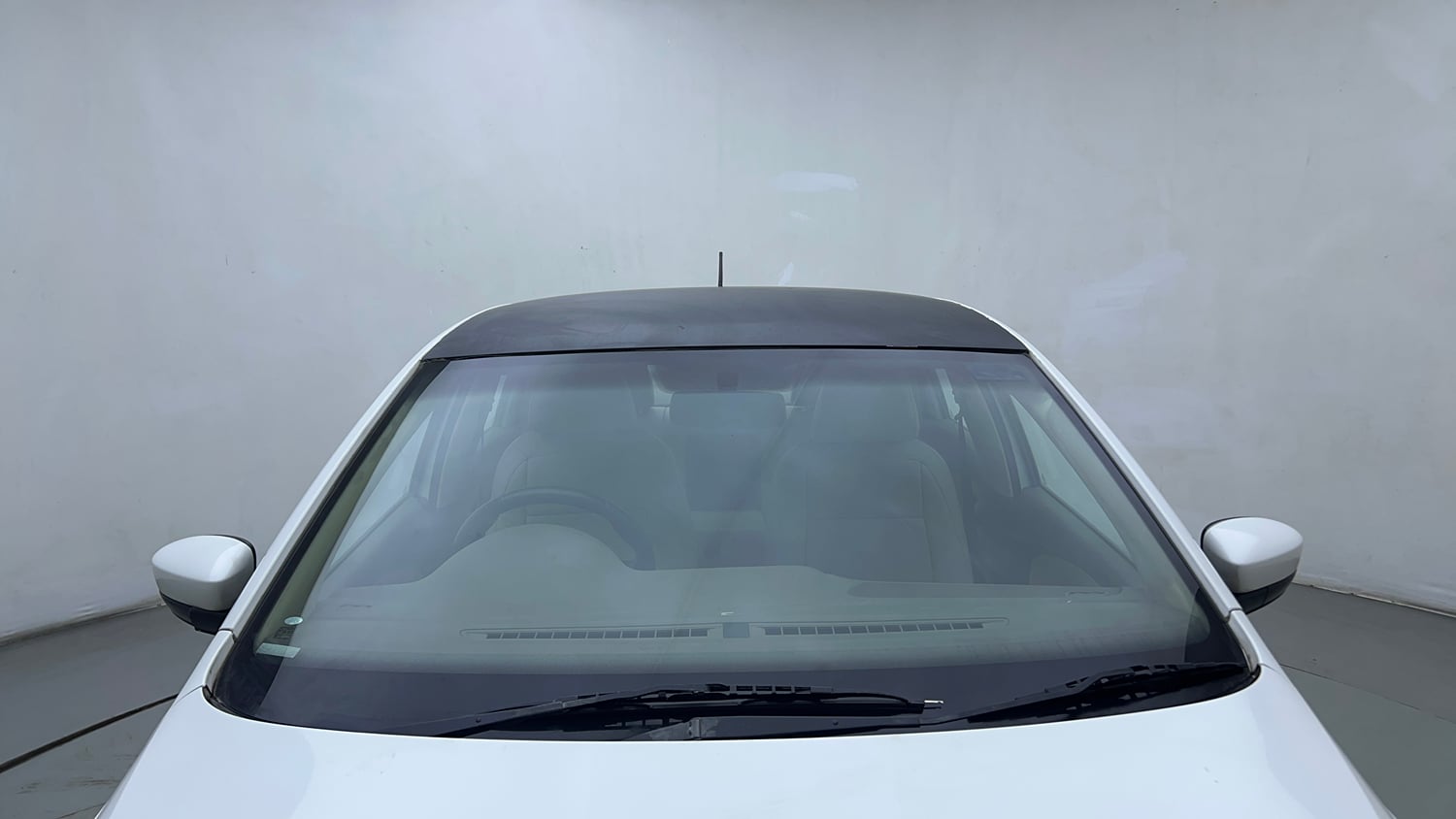 Used 2014 Skoda Rapid 1.6 MPI Elegance Petrol Manual exterior FRONT WINDSHIELD VIEW
