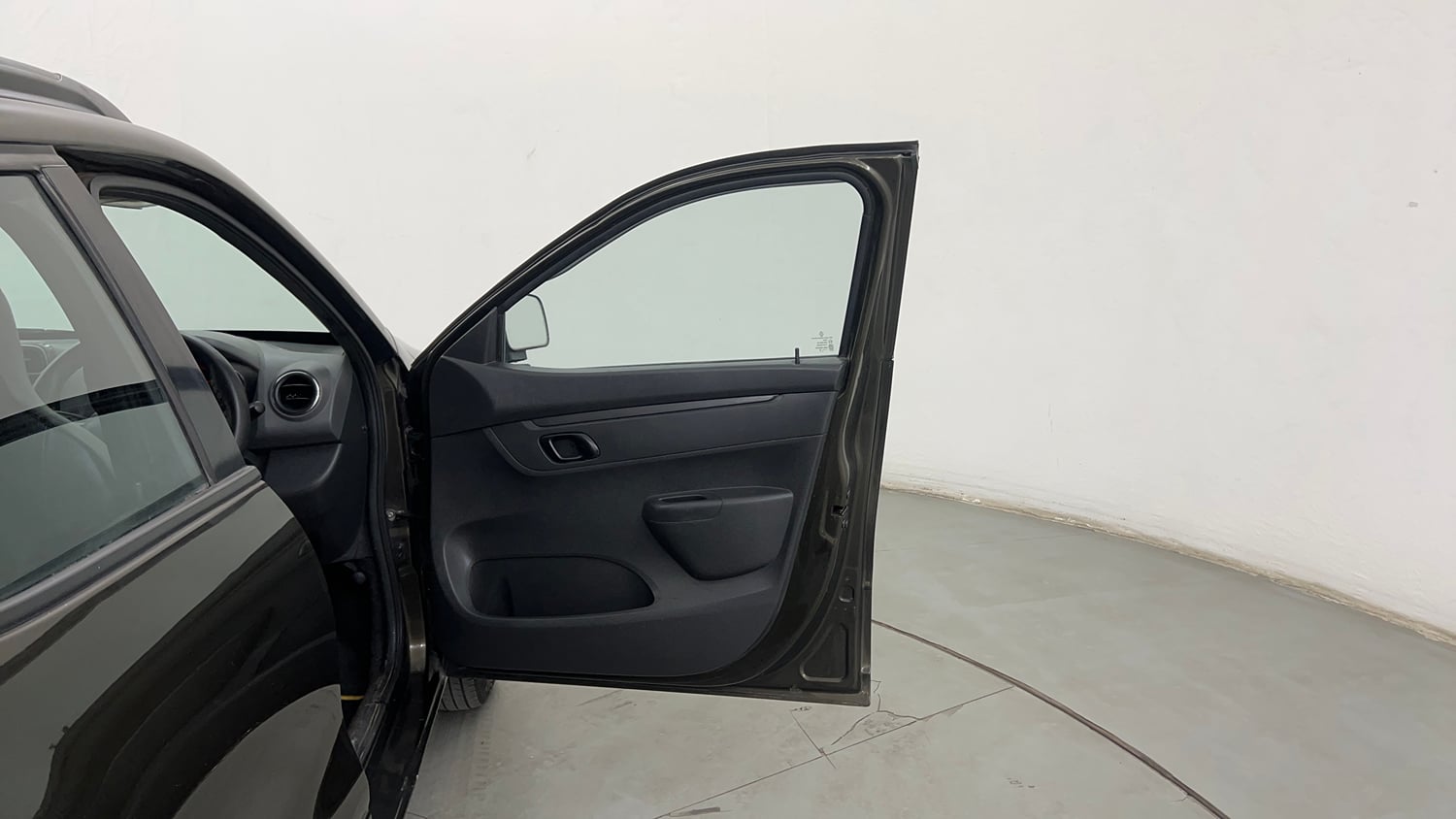 Used 2016 Renault Kwid RXT Petrol Manual interior RIGHT FRONT DOOR OPEN VIEW