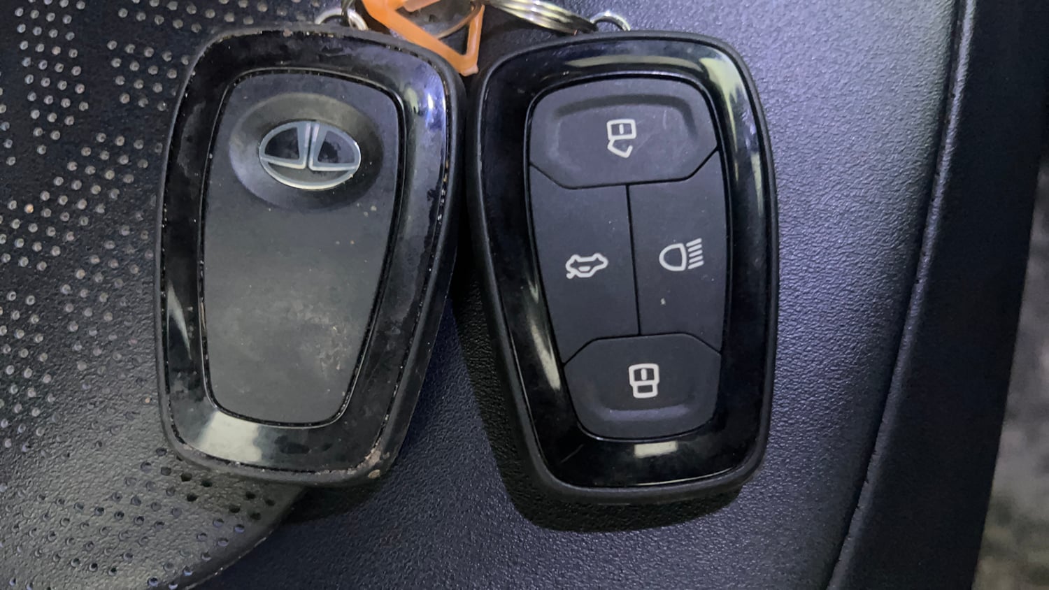 Used 2022 Tata Harrier XZA Plus Dark Edition Diesel Automatic extra CAR KEY VIEW