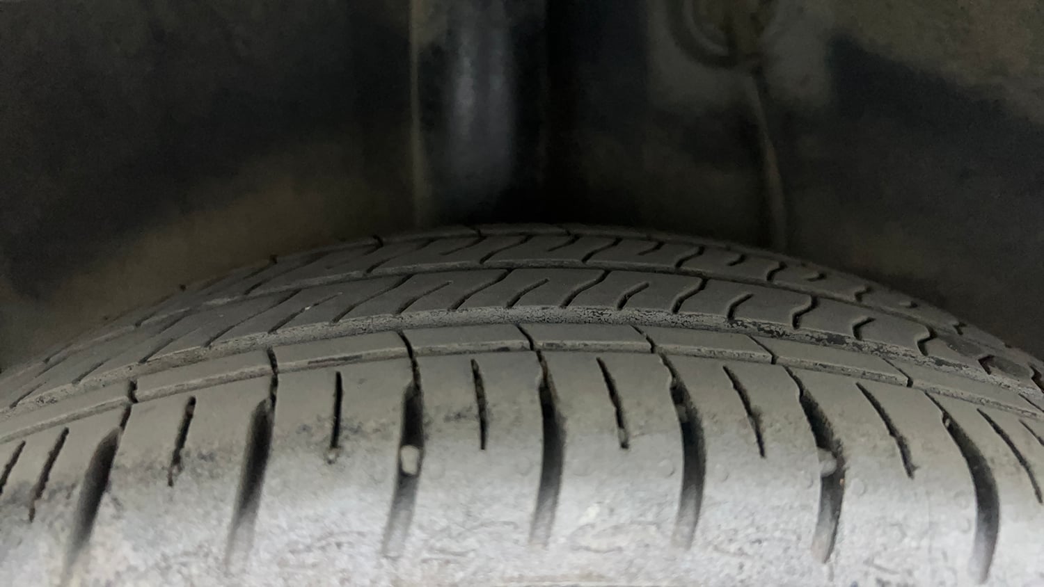 Used 2022 Hyundai Grand i10 Nios Asta 1.2 Kappa VTVT Petrol Manual tyres RIGHT REAR TYRE TREAD VIEW