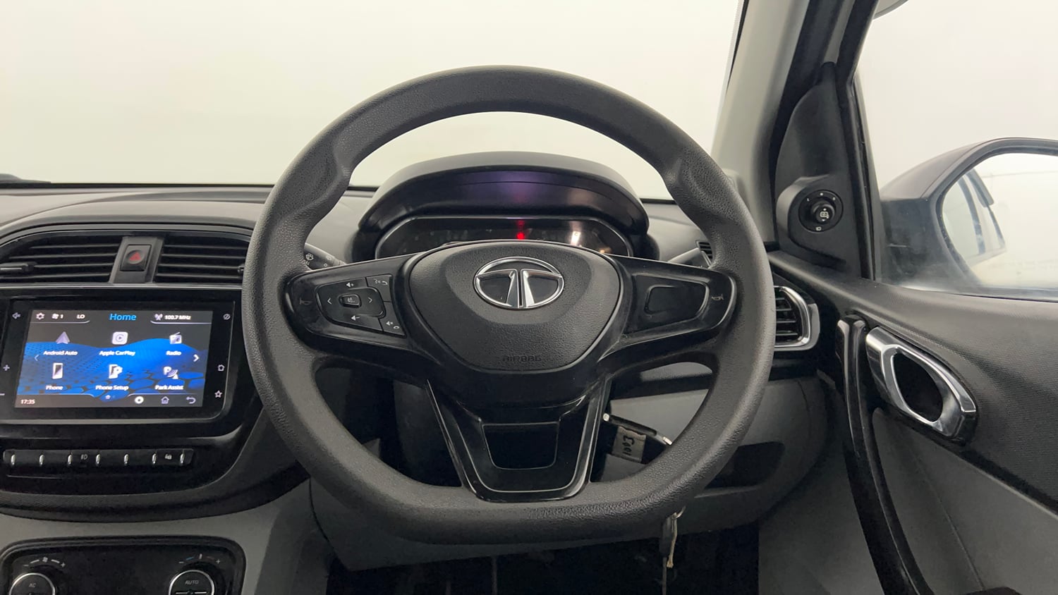 Used 2020 Tata Tiago XZ Plus Petrol Manual interior STEERING VIEW