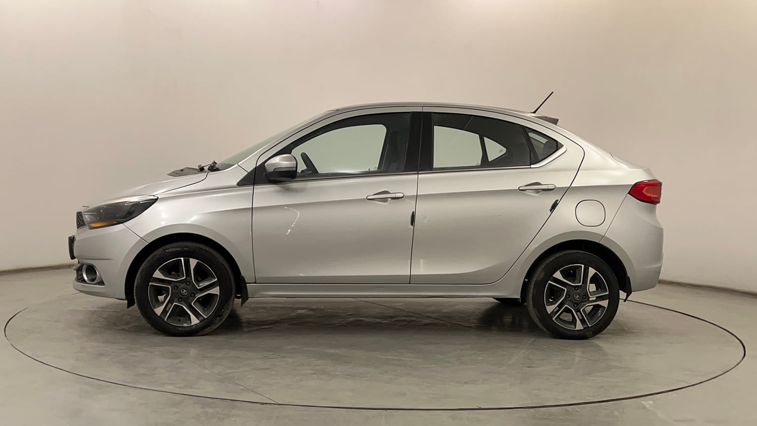 Used 2018 Tata Tigor Revotron XZ (O) Petrol Manual exterior LEFT SIDE VIEW