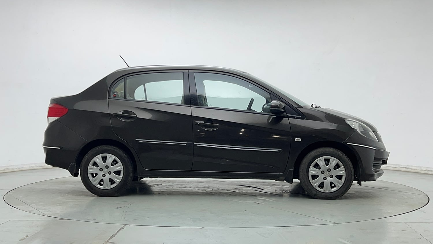 Used 2016 Honda Amaze 1.2 S AT i-VTEC Petrol Automatic exterior RIGHT SIDE VIEW