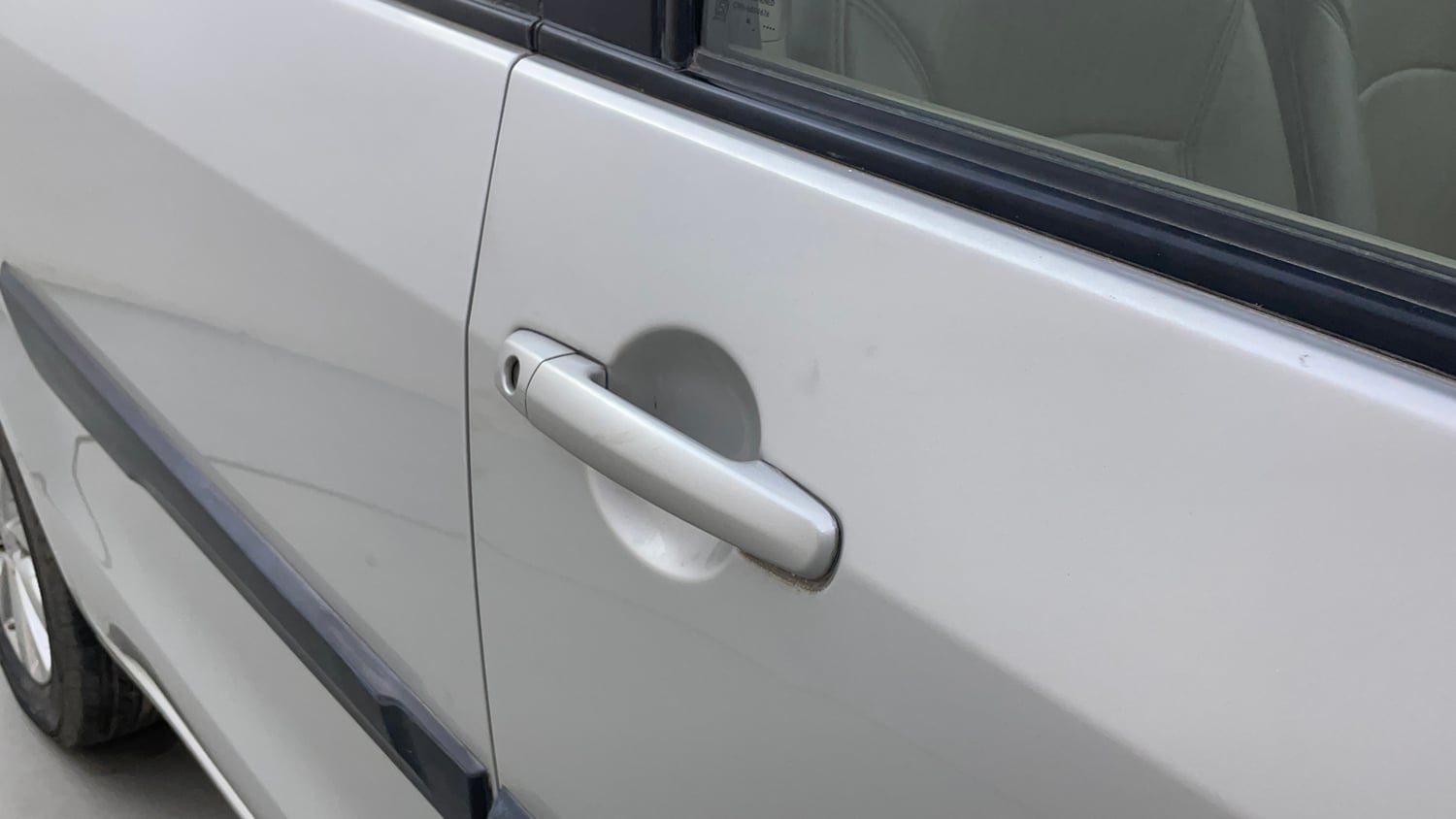 Used 2014 Maruti Suzuki Ertiga ZXi Petrol Manual dents MINOR SCRATCH