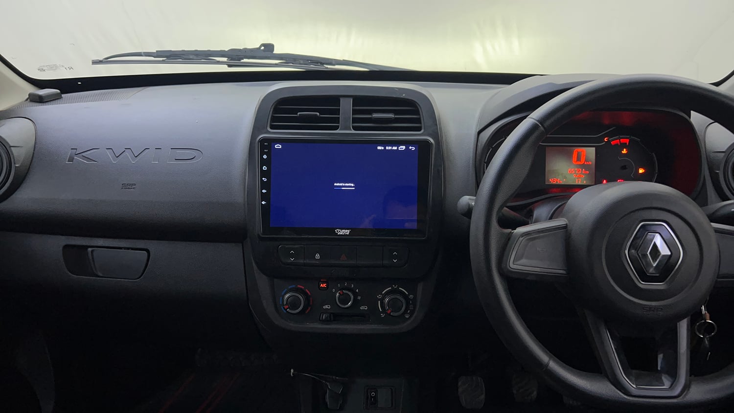 Used 2022 Renault Kwid RXL (O) 0.8 Petrol Manual interior MUSIC SYSTEM & AC CONTROL VIEW