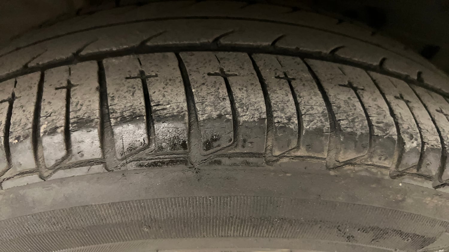 Used 2018 Tata Tigor Revotron XZ (O) Petrol Manual tyres RIGHT REAR TYRE TREAD VIEW