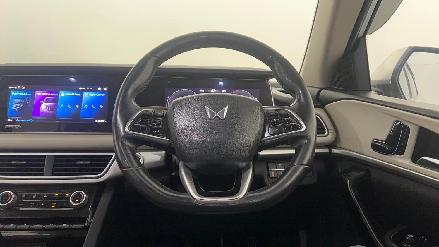 Used 2022 Mahindra XUV700 AX 7 Petrol MT 7 STR Petrol Manual interior STEERING VIEW