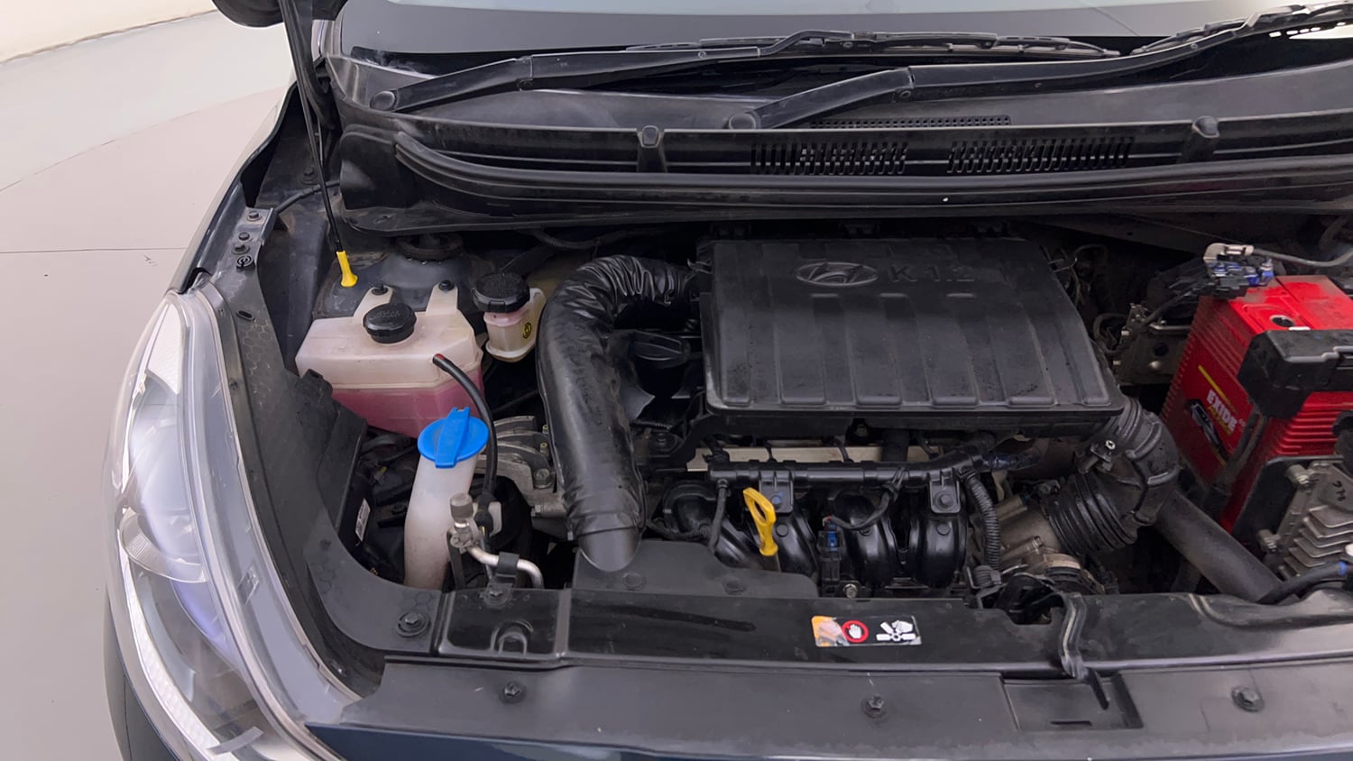 Used 2021 Hyundai Grand i10 Nios Asta AMT 1.2 Kappa VTVT Petrol Automatic engine ENGINE RIGHT SIDE HINGE & APRON VIEW