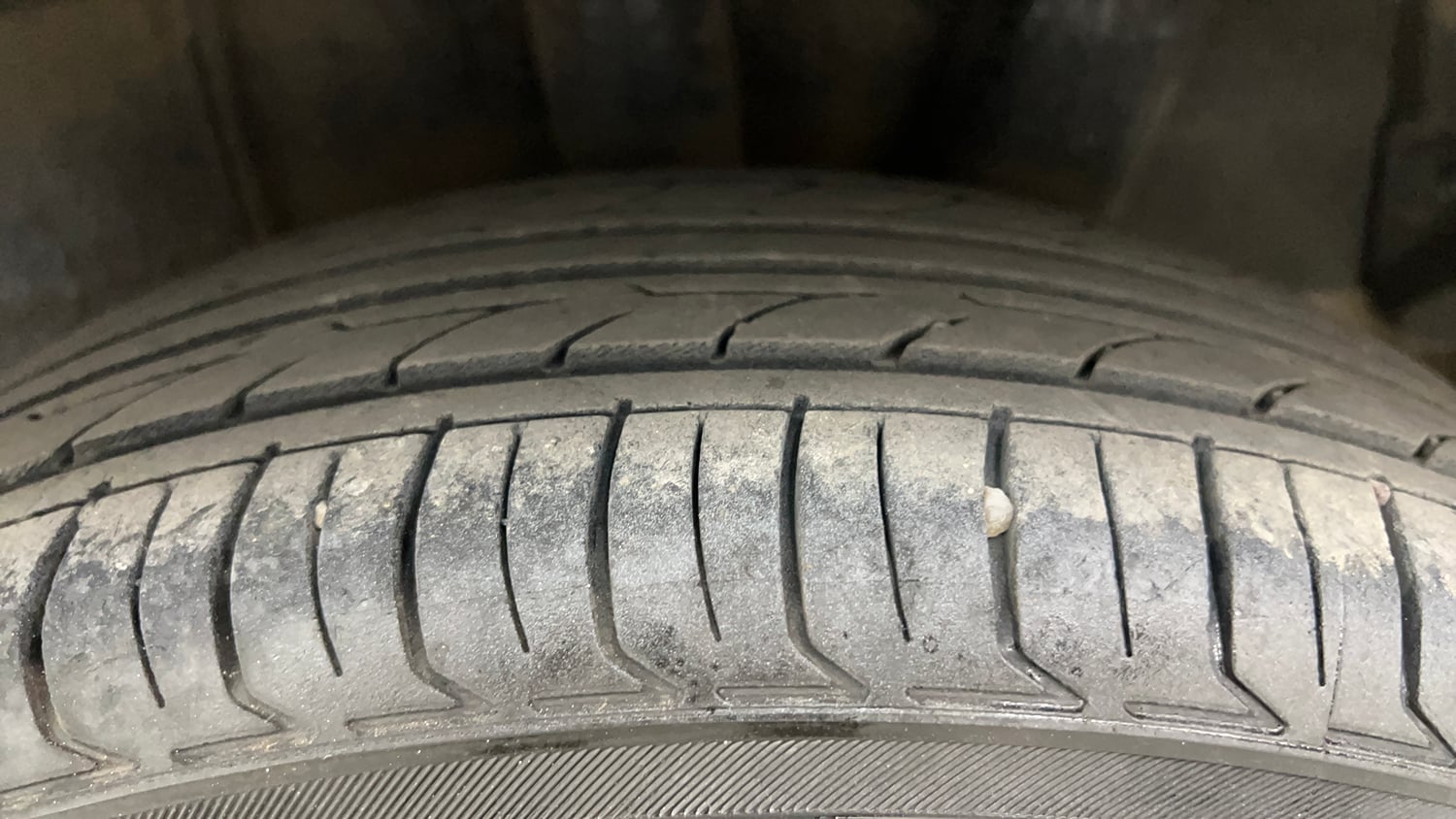 Used 2020 Hyundai Grand i10 Nios Sportz AMT 1.2 Kappa VTVT Petrol Automatic tyres LEFT REAR TYRE TREAD VIEW