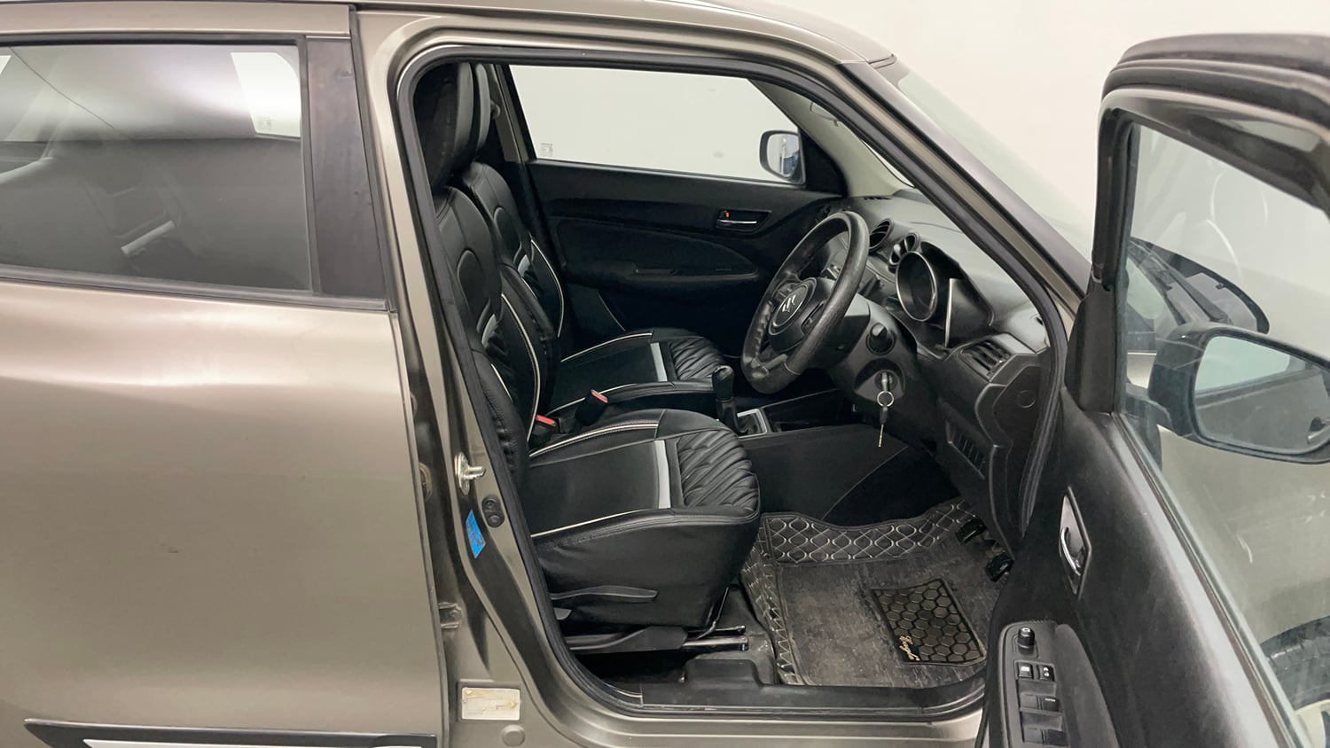 Used 2020 Maruti Suzuki Swift VXi Petrol Manual interior RIGHT SIDE FRONT DOOR CABIN VIEW