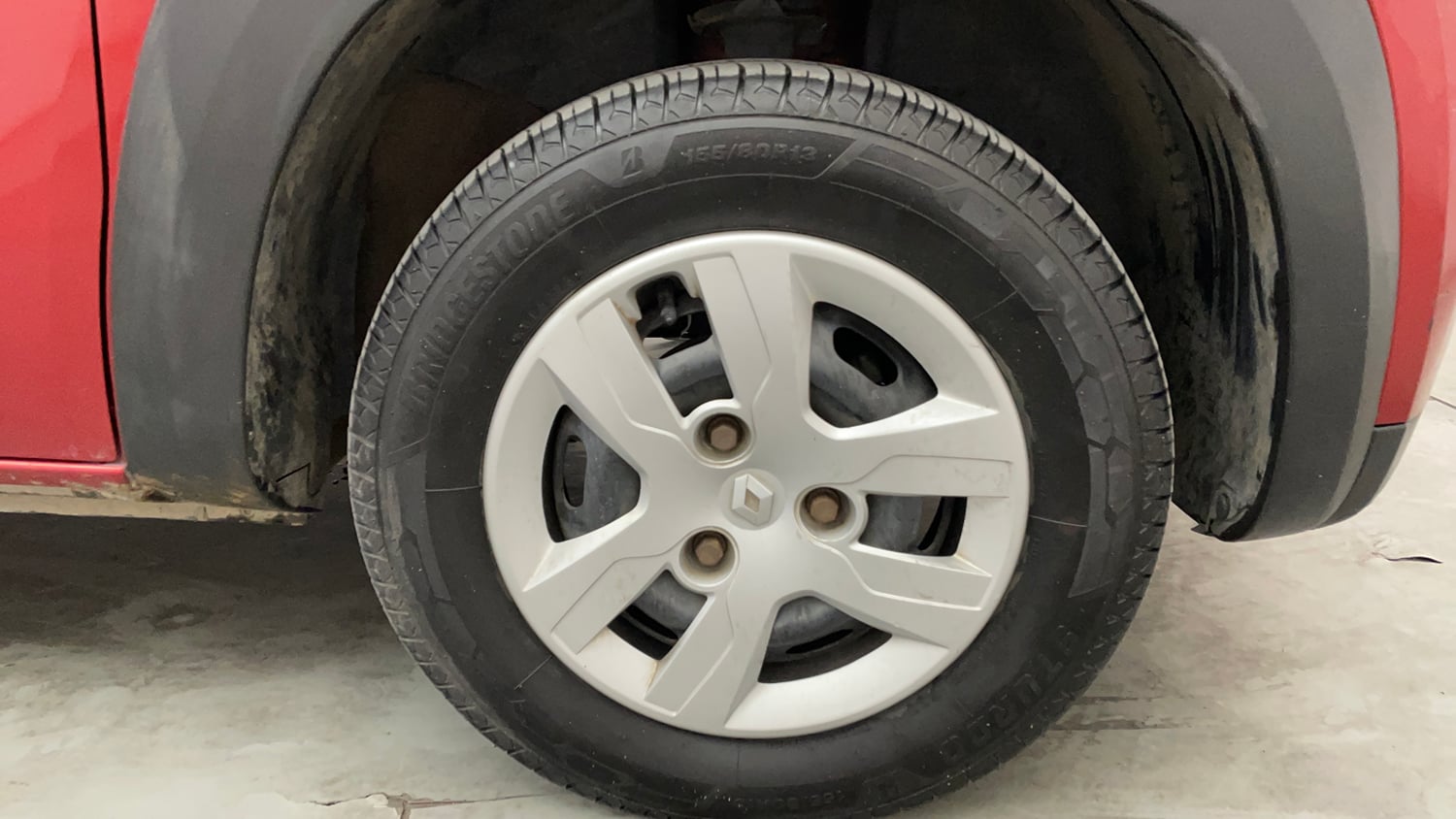 Used 2016 Renault Kwid 1.0 RXT Petrol Manual tyres RIGHT FRONT TYRE RIM VIEW